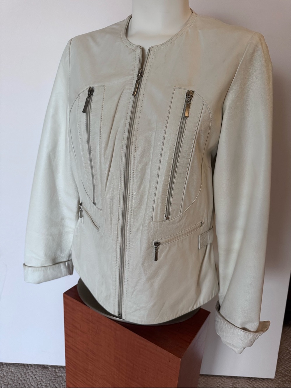 Women’s Vintage Light Creamp Leather Zip-Up Jacket